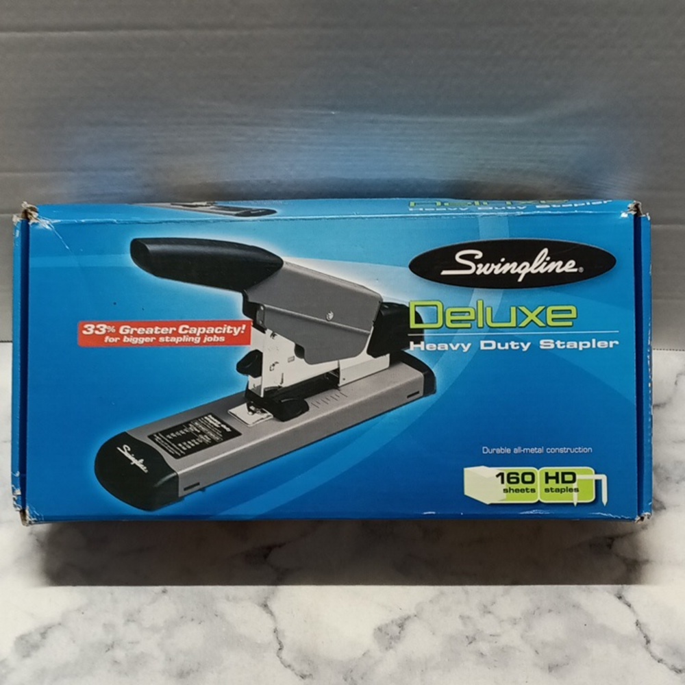 Swingline deluxe heavy duty stapler color gray new in the box